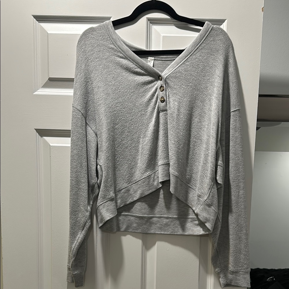ALO Yoga Gray V-Neck Long Sleeve Tie Front Sweatshirt